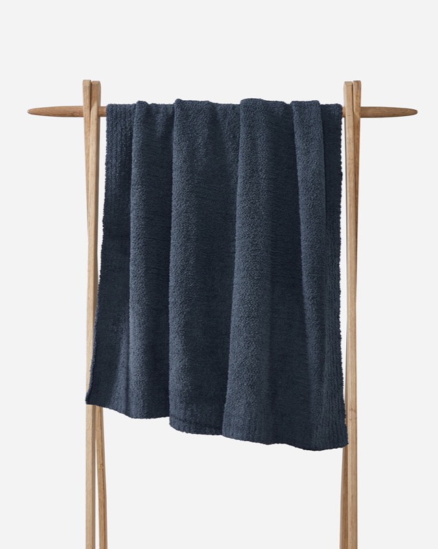 Sunday Citizen Snug Throw Blanket (Coal)